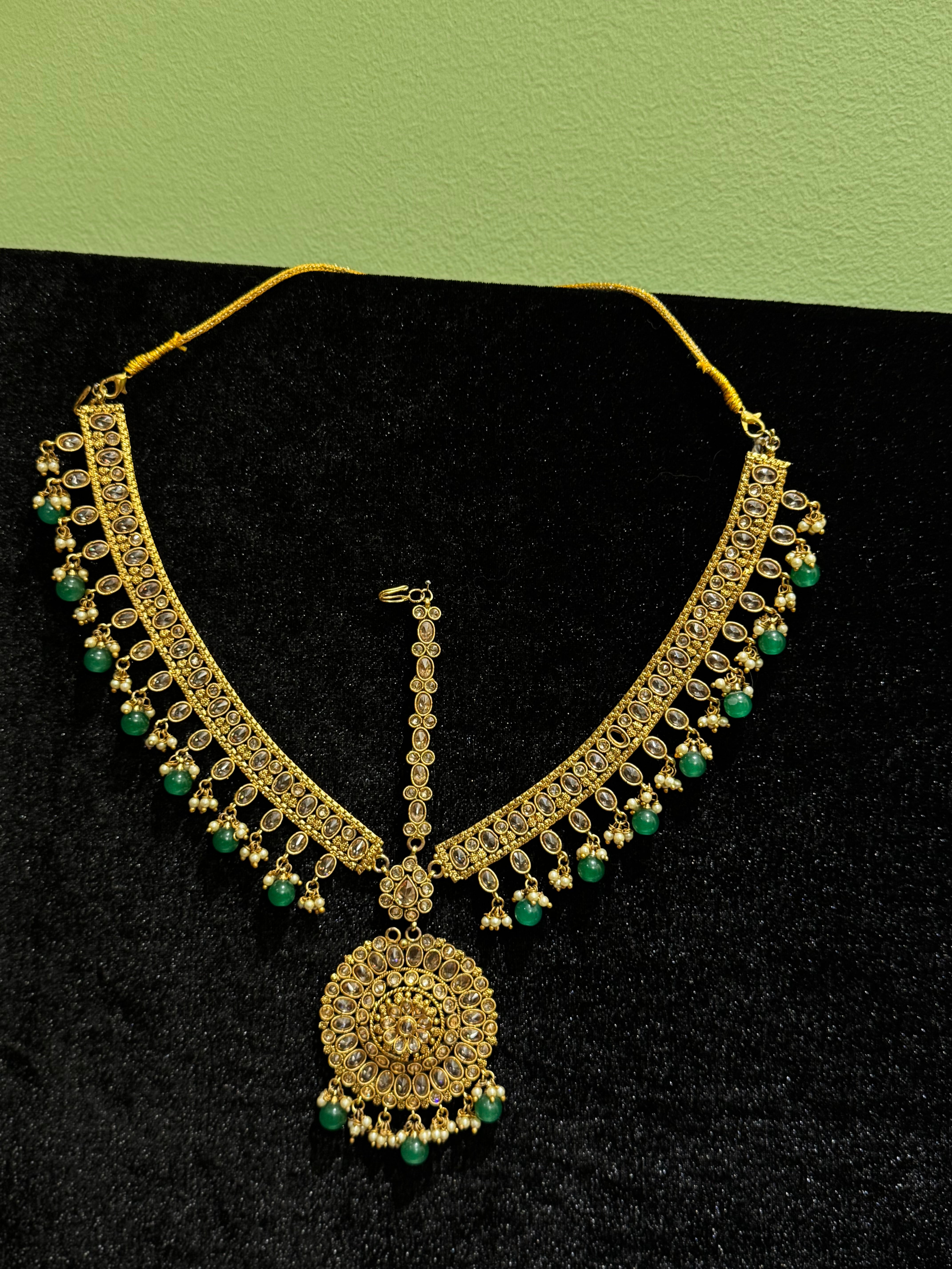 Royal Gold-Plated Necklace with Emerald Green Stone Accents