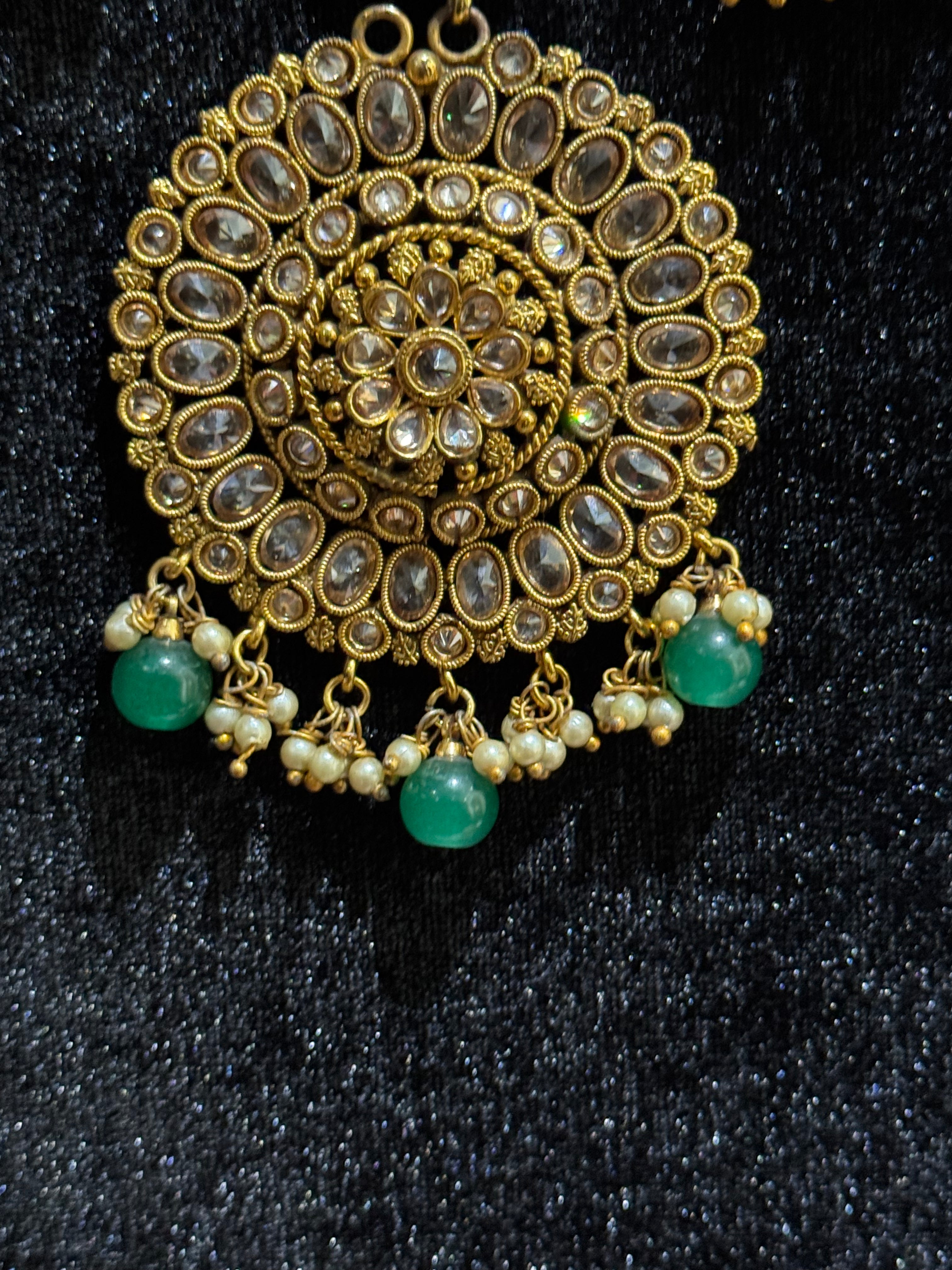 Royal Gold-Plated Necklace with Emerald Green Stone Accents