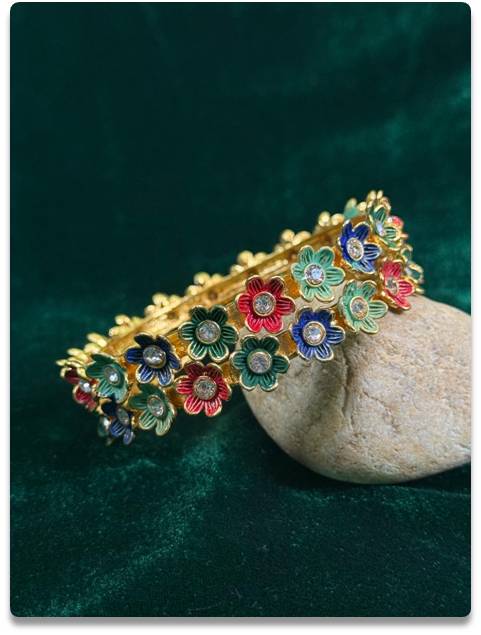 Gold-Plated Floral Enamel Bracelet with Sparkling Stones – Size 28