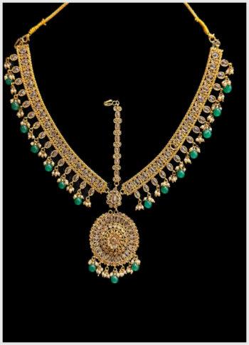 Royal Gold-Plated Necklace with Emerald Green Stone Accents