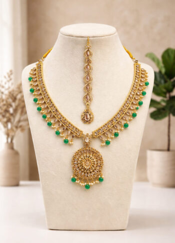 Royal Gold-Plated Necklace with Emerald Green Stone Accents