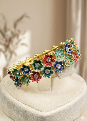 Gold-Plated Floral Enamel Bracelet with Sparkling Stones – Size 28 - with holder